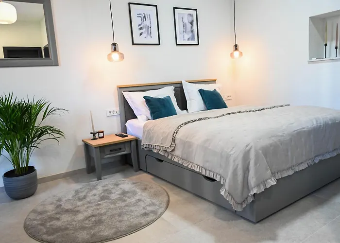 4-Star Design Apartments Bubamara
