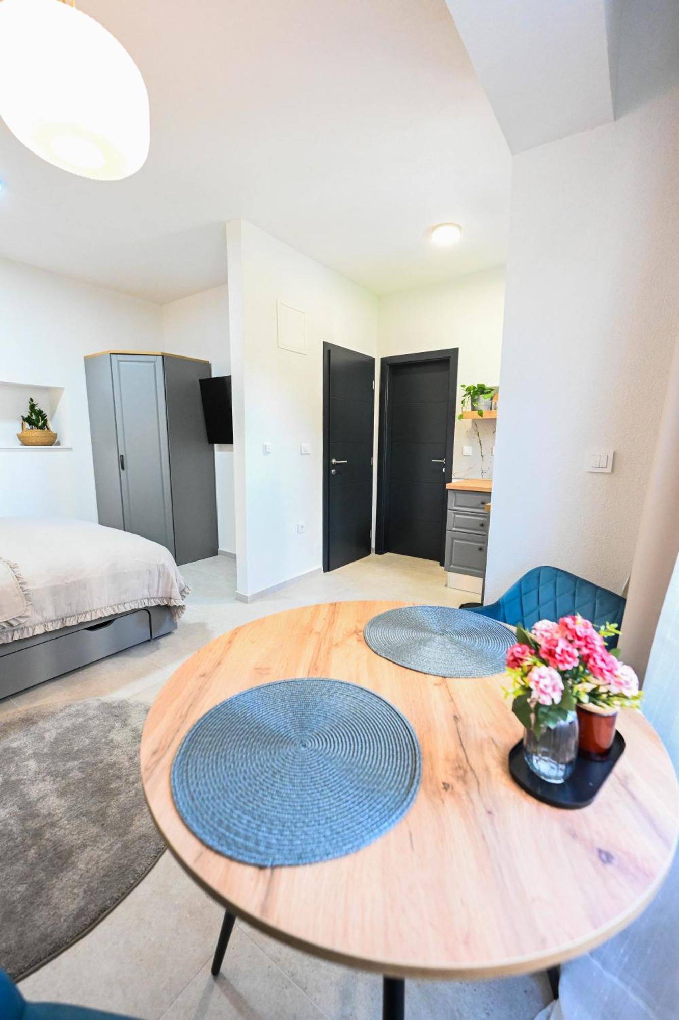 4-star Design Bubamara Apartment